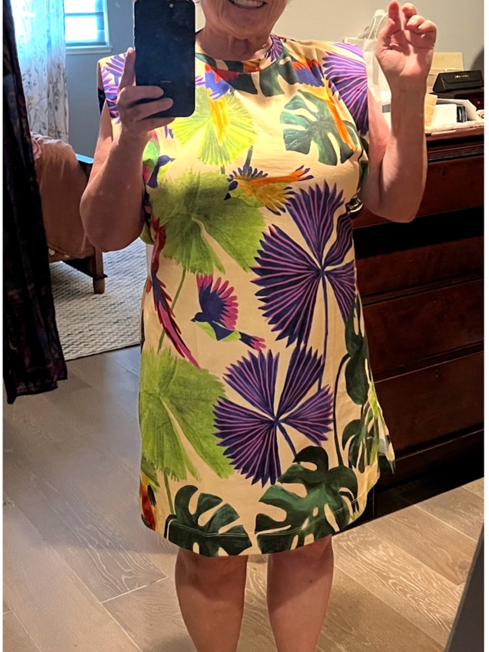 Farm Rio Macaw Jungle dress M so many ways to wear it. Hides flaws!